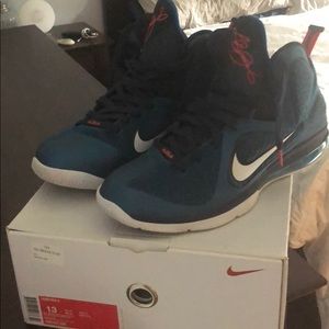 Nike LeBron 9
